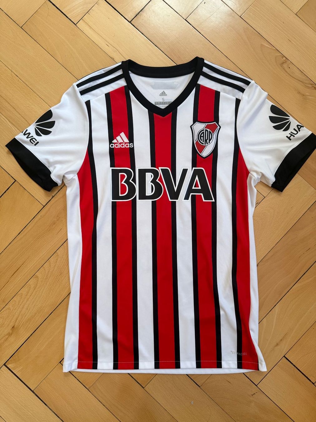 Adidas Canottiere & Pantaloni: Maillot River Plate 2018 – Usato da La Chaux-de-Fonds venduto da nahuelshim