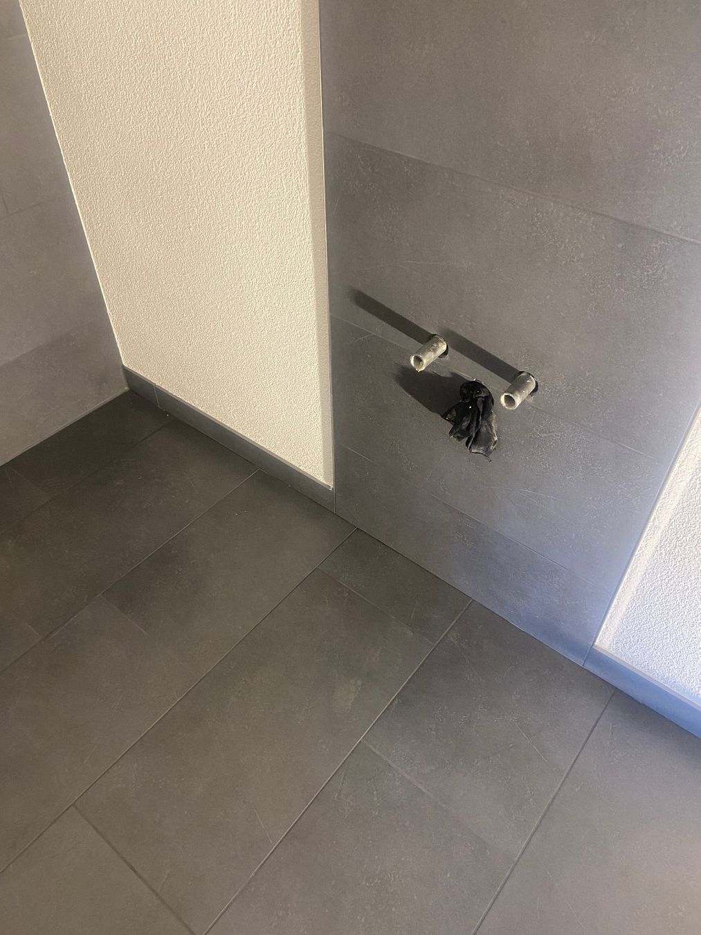 Rivestimenti per pavimenti: Fliesen Casalgrande Meteor Nero – Nuovo e nell'imballaggio originale da Lichtensteig venduto da Second_Wood_9620