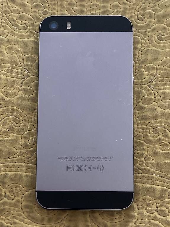 Telefoni cellulari / Smartphones: iPhone 5s 16 GB – Usato da Basel venduto da Ricardo_X 1