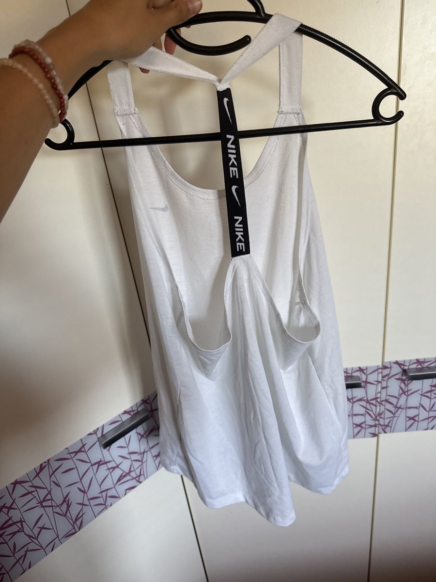 Nike Top: Nike Tank Top Gr. L – Usato da Gränichen venduto da cat_lady 1