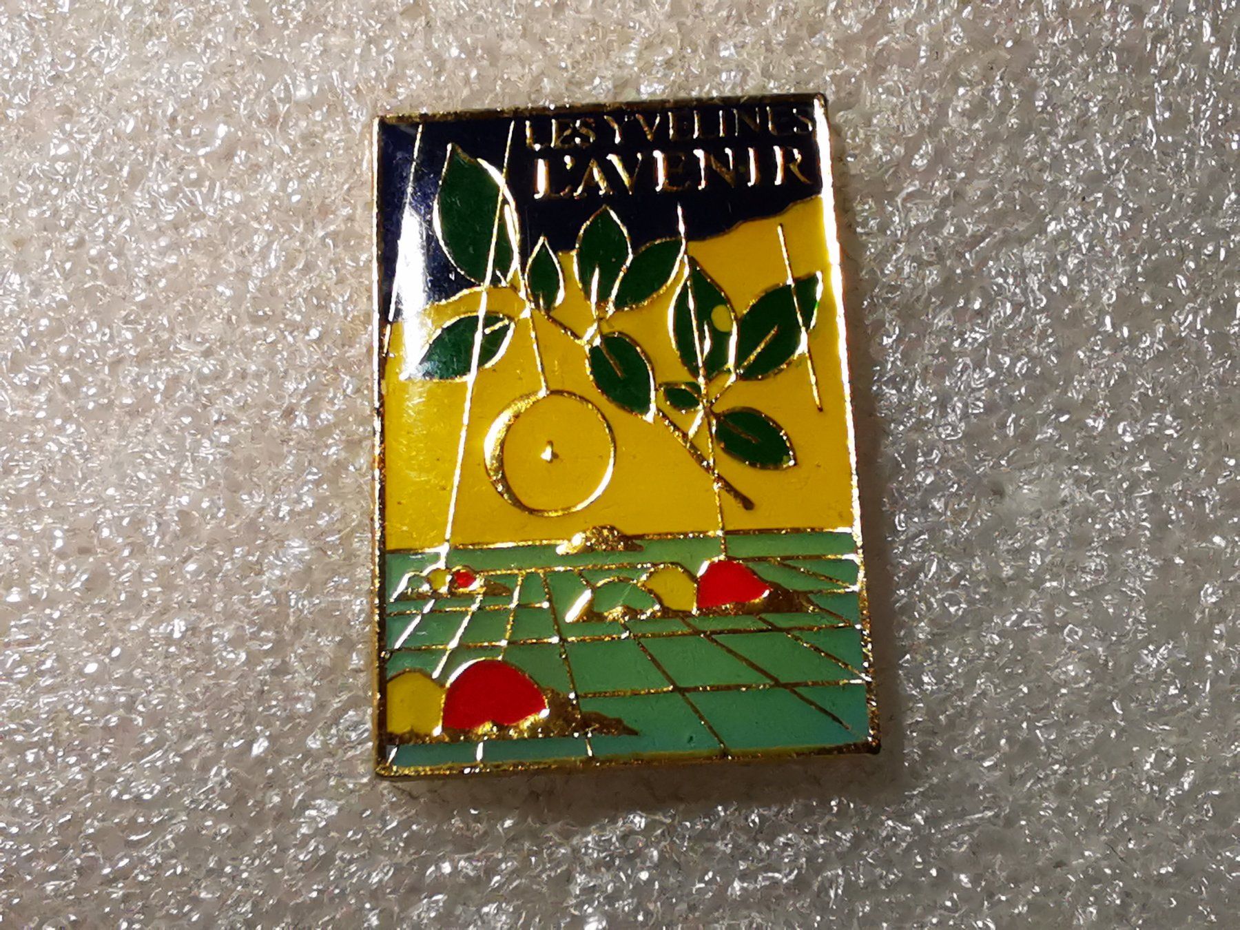 Placchette & Badge: Ansteckpin 68: – Usato da Oppligen venduto da Pin-Fall-Shop