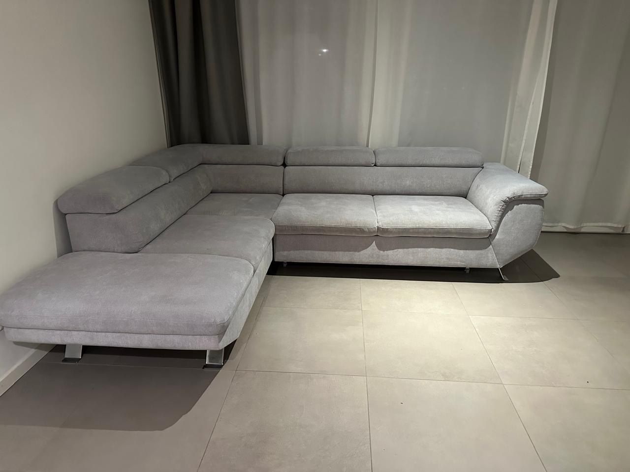 Divani: Memphis Grey Corner Sofa Overall dimensions: 260 × 215 cm – Usato da Montreux venduto da jvo_vg8n