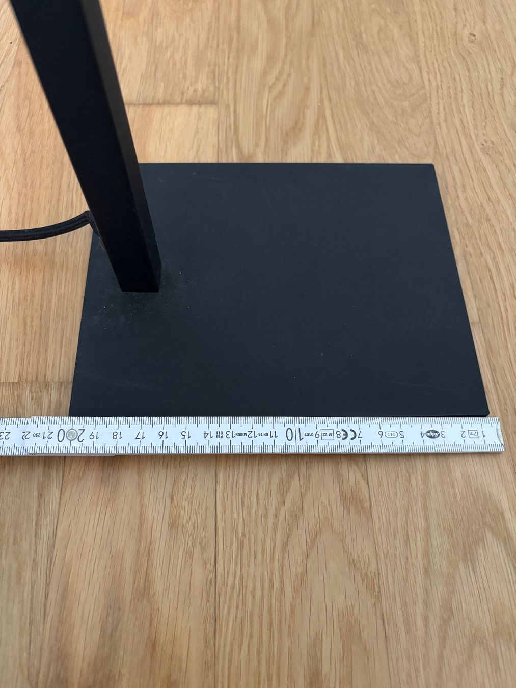 Lampade: Moderne Tischlampe in Schwarz – Usato da Schleinikon venduto da vik_8v2w 5