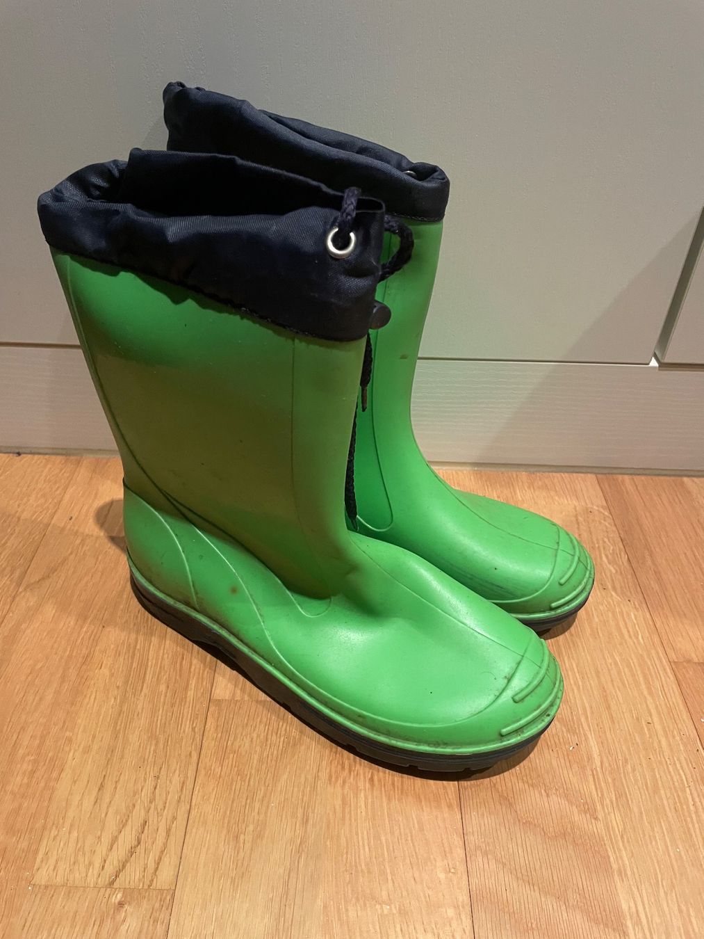 Scarpe per ragazzi: Grüne Gummistief, Gr. 34 – Usato da Emmen venduto da Manu4414
