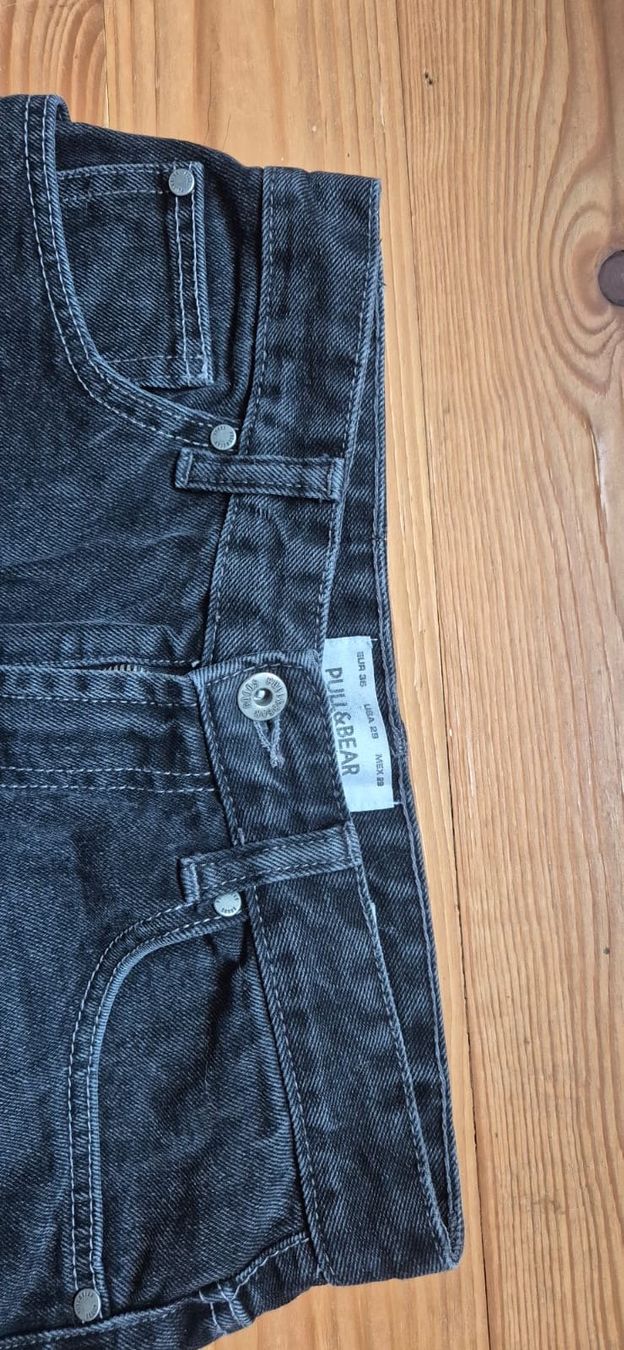 Pull&Bear Jeans: Pull&Bear (Highwaisted) Jeans schwarz Gr. 36 – Usato da Burg im Leimental venduto da nat_5sxq 3