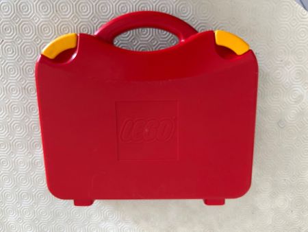 Rot Lego Box zu reisen