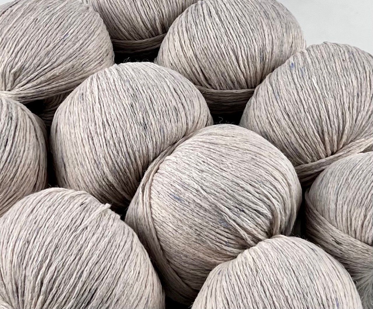 Wolle: 1kg Strickwolle 10 Knäuel Grau – Neu (gemäss Beschreibung) aus Plons von Zimpfer 4