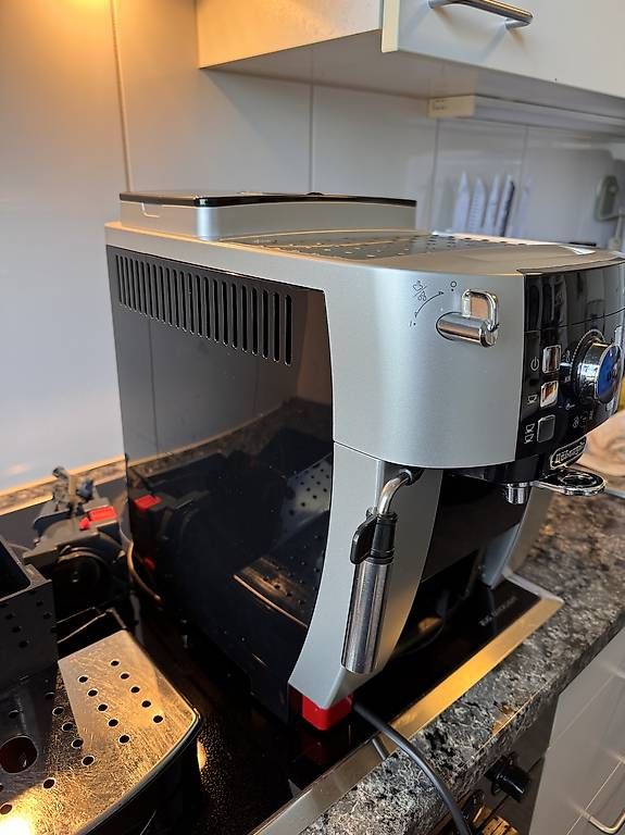 Machines à café & Machines à expresso: De Longhi Magnifica S – D'occasion à Zürich par Groot2000 2