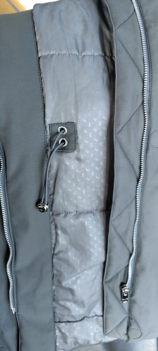 Elvine Giacche: Elvine Übergangs Jacke ... Design aus Schweden – Usato da Zürich venduto da Mokile 1