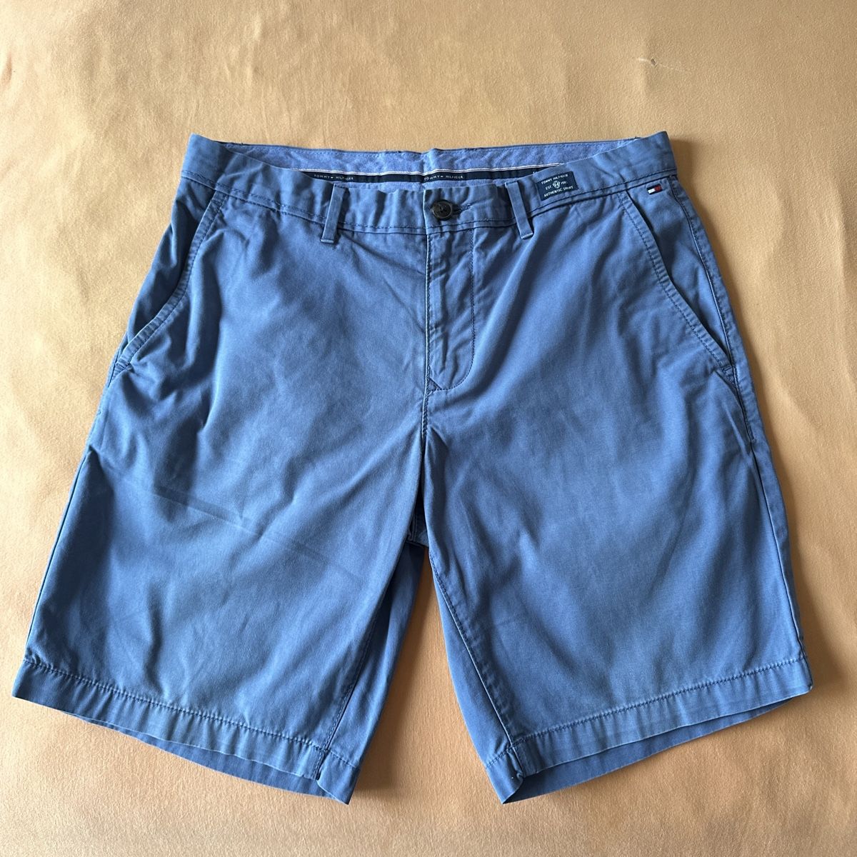 Tommy Hilfiger Hosen: Tommy Hilfiger Shorts – Neu (gemäss Beschreibung) aus Wallisellen von Last_Chance_Sale