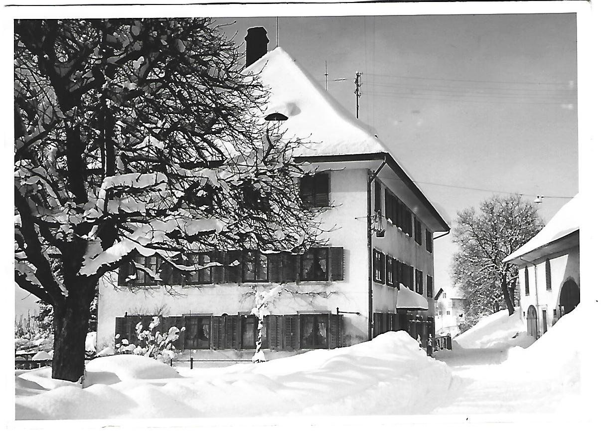 Ansichtskarten: Forch Rest. Krone im Winter – Gebraucht aus Wetzikon ZH von Brulu100