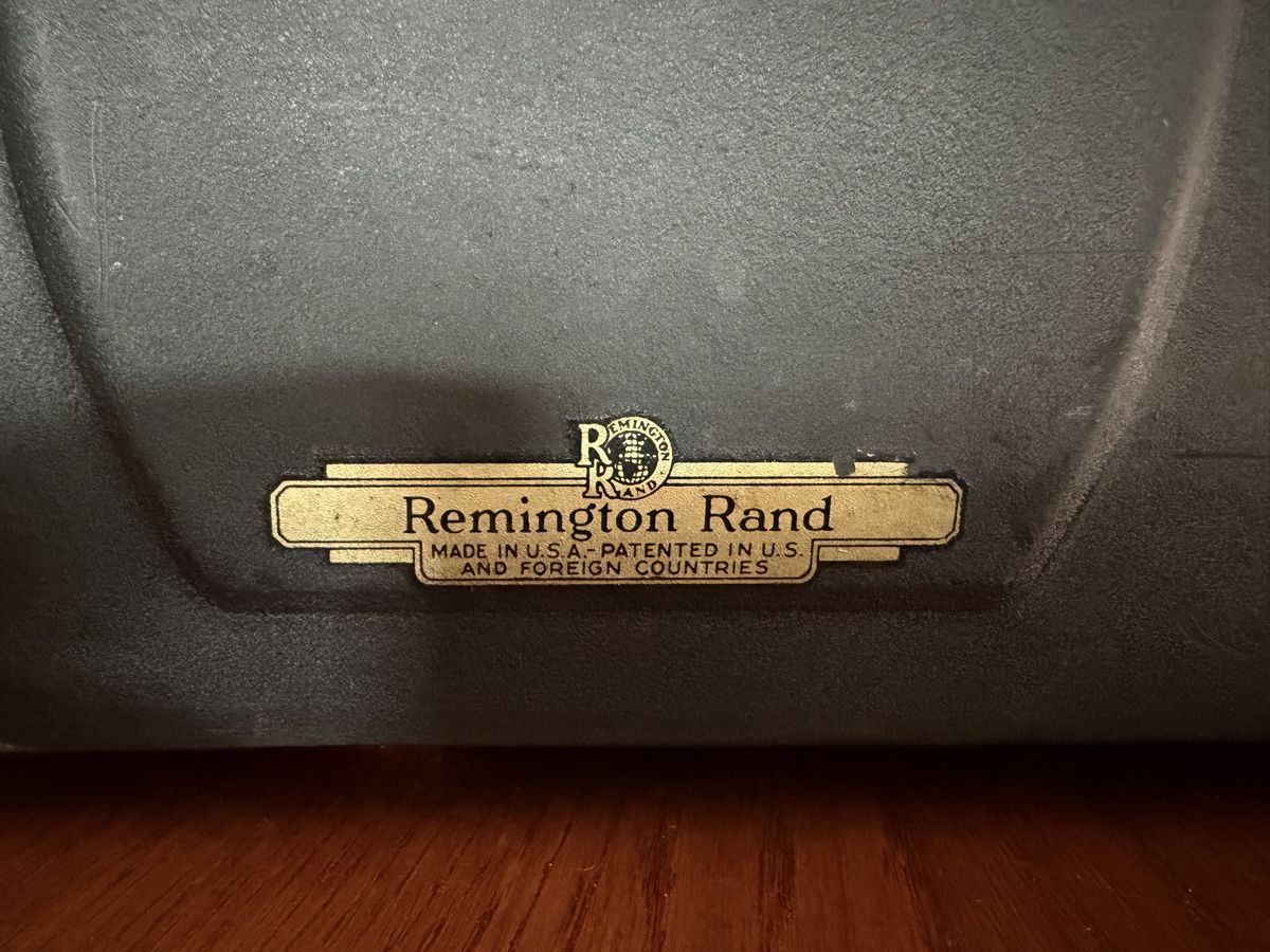 Remington Macchine da scrivere: Antike Remington Rand Schreibmaschine – Usato da Regensdorf venduto da Basc 2