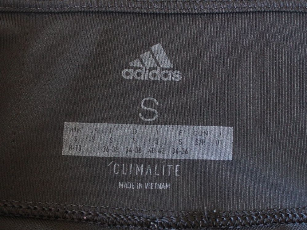 Adidas Leggings: Leggins 3/4 Adidas noir  t. S – Usato da Peseux venduto da Gilloss 3