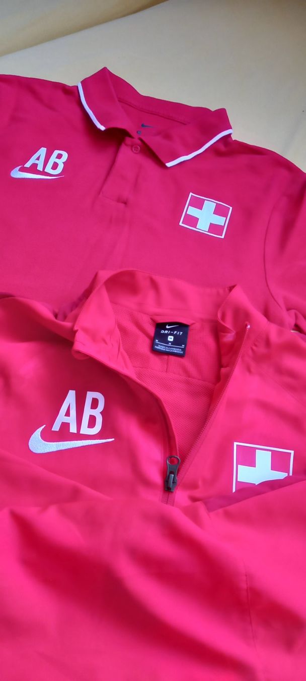 Nike Lotti di vestiti: Nike ,Adidas   M   Unisex – Usato da regensdorf venduto da nacobra 2