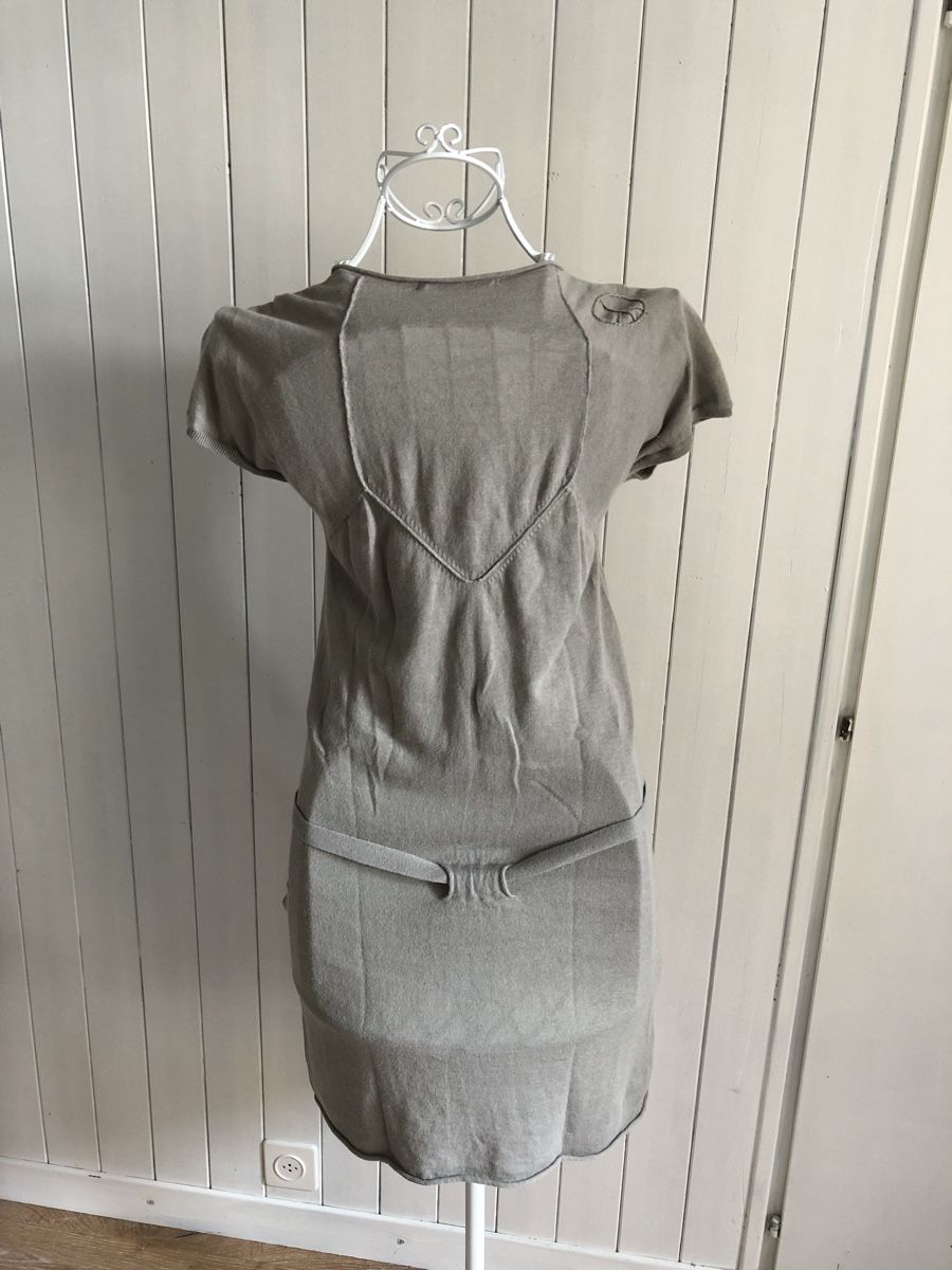 Vestiti: Robe Berenice S, signe peace cousu – Usato da Cuarnens venduto da Sandrine0110 1