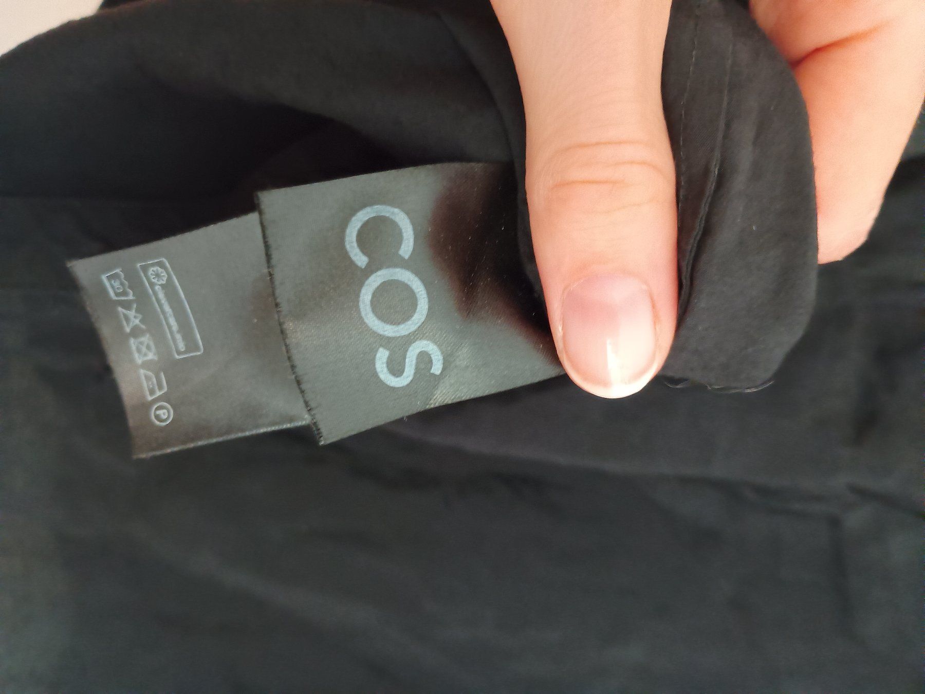 Cos Blusen: Cos schwarze Bluse mit Details – Gebraucht aus Zürich von Melianea 7