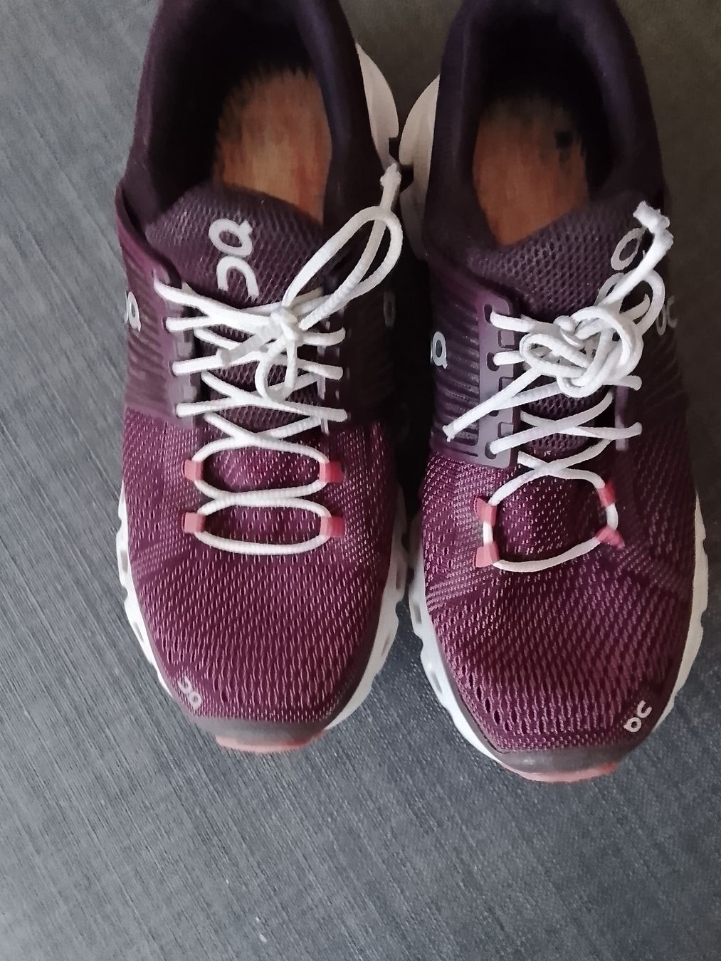 Scarpe da donna: ON Swift Schuhe Gr. 39 – Usato da Lenzerheide/Lai venduto da yvo_qjr8