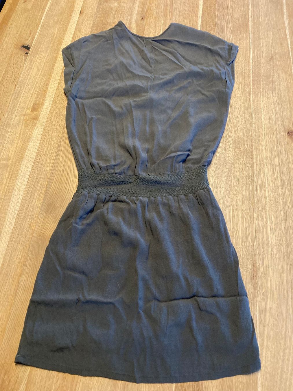 Kleider: Robe courte Elora – Gebraucht aus Cressier FR von vsa_87b2 1