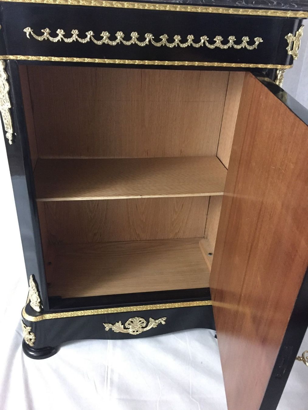 Cassettiere: Commode de style Boulle, – Usato da geneve venduto da louisart 8