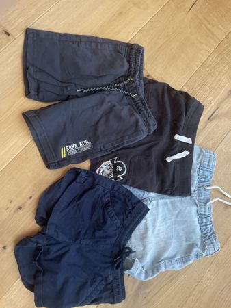 Kurze Hosen / Shorts