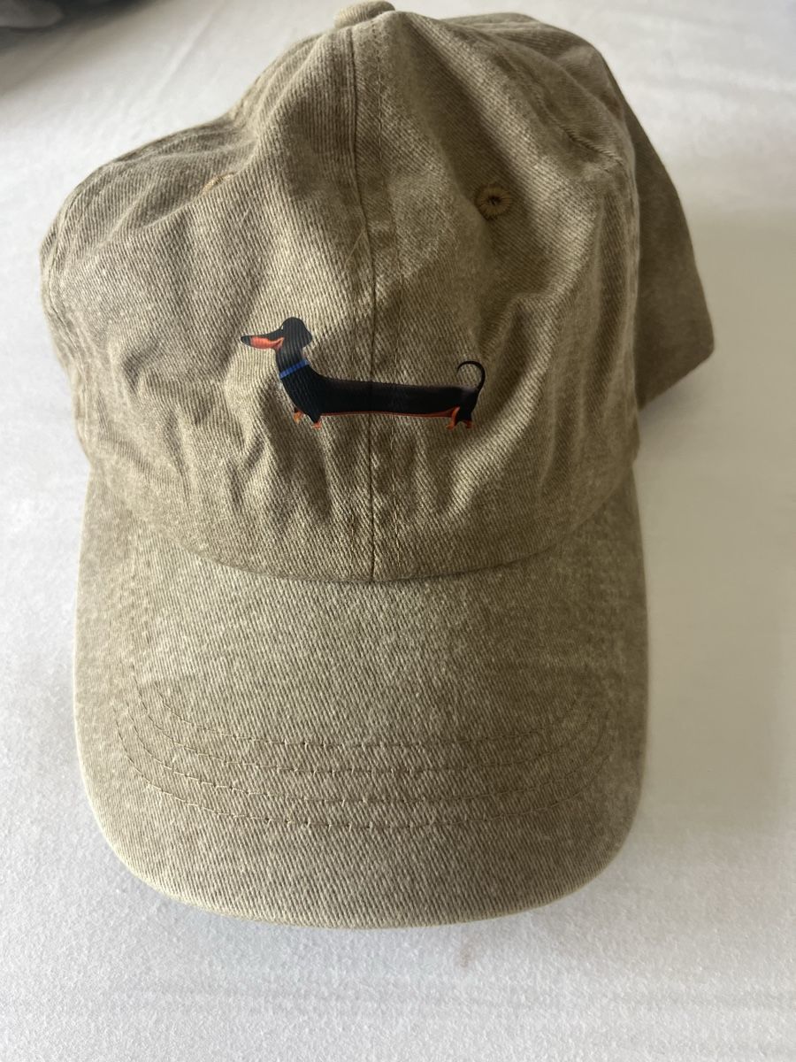 Hüte, Mützen & Caps: Baseball Cap mit bedrucktem Dackel – Neu und originalverpackt aus Saanen von SoniaMichaela