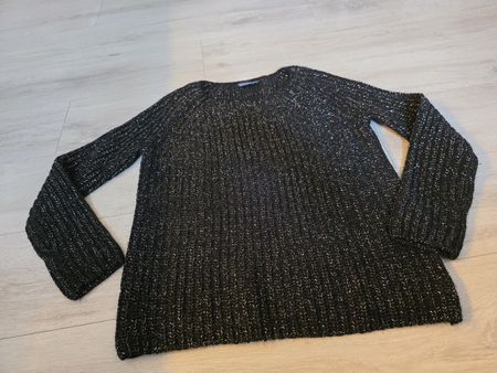Schwarzer Strickpullover mit Glitzer S
