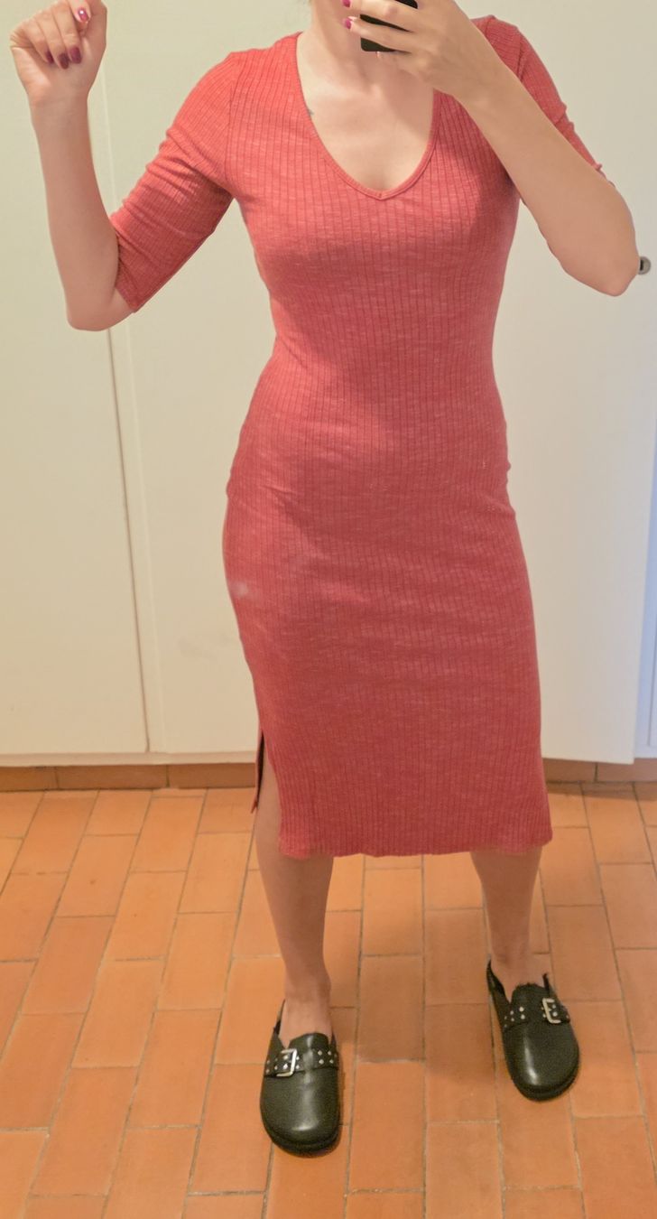 Vestiti: Amisu Kleid, Gr. 36, rot gerippt, figurbetont – Nuovo (secondo la descrizione) da St Gallen venduto da vir_5kgt 1