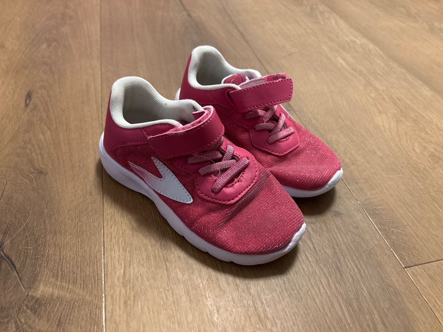 Scarpe per ragazze: Sneakers Turnschuhe Mädchen Gr 29 – Usato da Regensdorf venduto da Spyke55