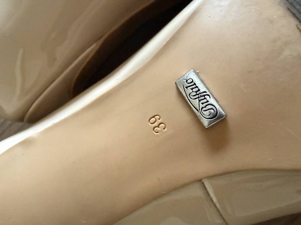 Buffalo Scarpe da donna: Buffalo Lack Pumps Nude Gr. 39 – Usato da Zürich venduto da My_little_boutique 1