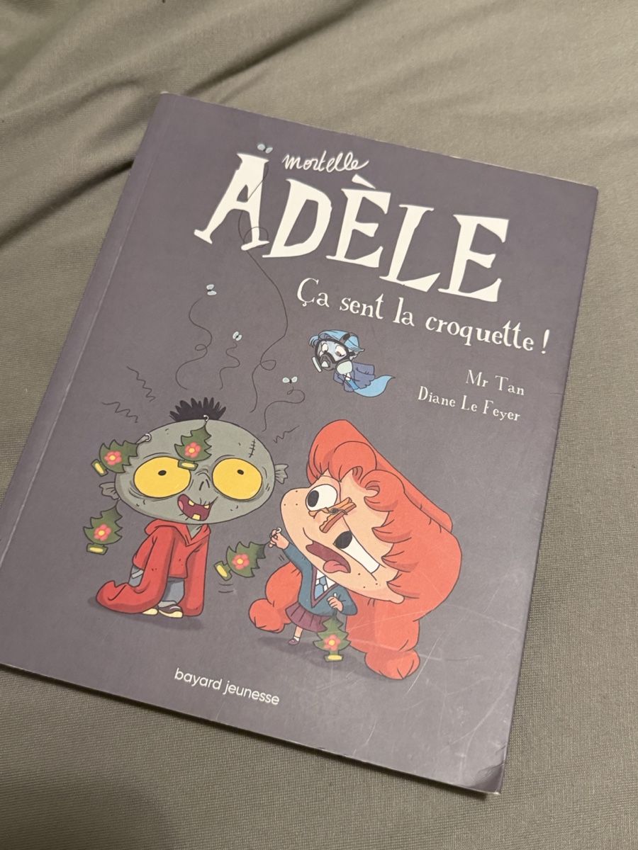 Bücher: Livre Adèle Ça sent la croquette jeunesse – Gebraucht aus La Chaux-de-Fonds von Sabinchenn