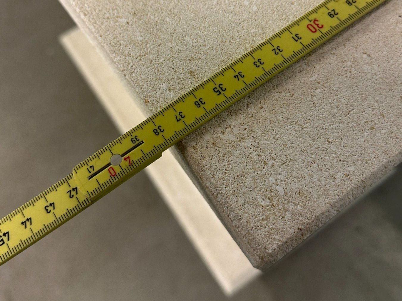Altri mobili: Sandstein Tischfuss - Sockel für Skulptur oder Tisch – Usato da Luzern venduto da Lager6640 2