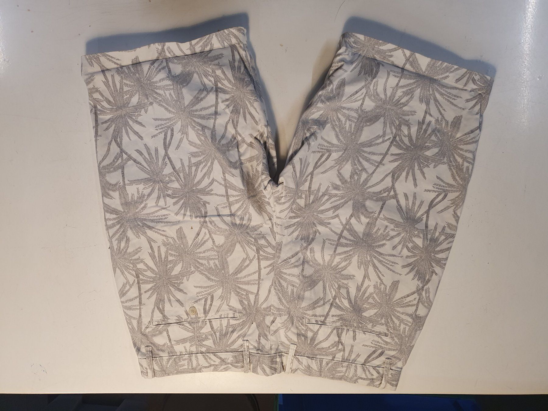 Gap Pantalons: GAP Shorts Palmenmuster grösse 34 – D'occasion à Zürich par loosebone 9