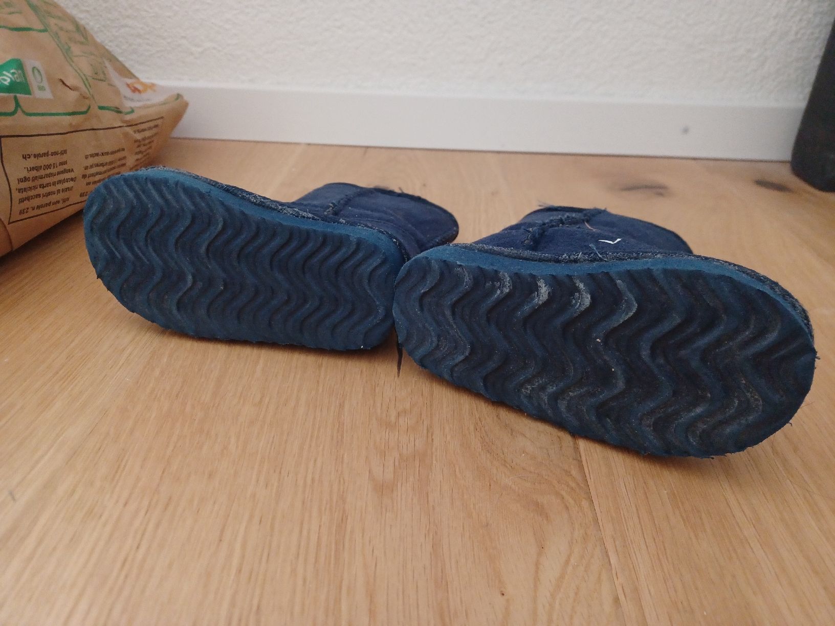 Scarpe per ragazzi: Warme Winterstiefel Gr. 4, Dunkelblau – Usato da Henggart venduto da chleeblaettli4 1