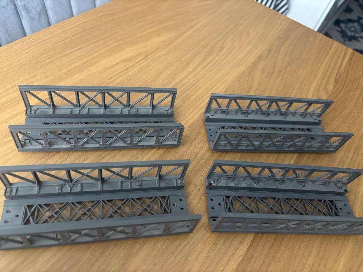 Märklin Modelleisenbahnen: Quatre pont Märklin – Gebraucht aus Orbe von car_8grw 1