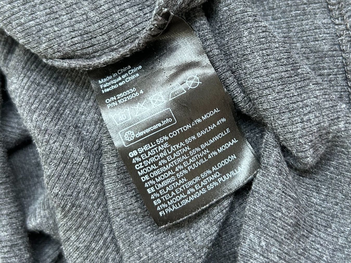 H&M T-shirt: H&M Henley T-Shirt – Usato da St. Gallen venduto da look-twice 4