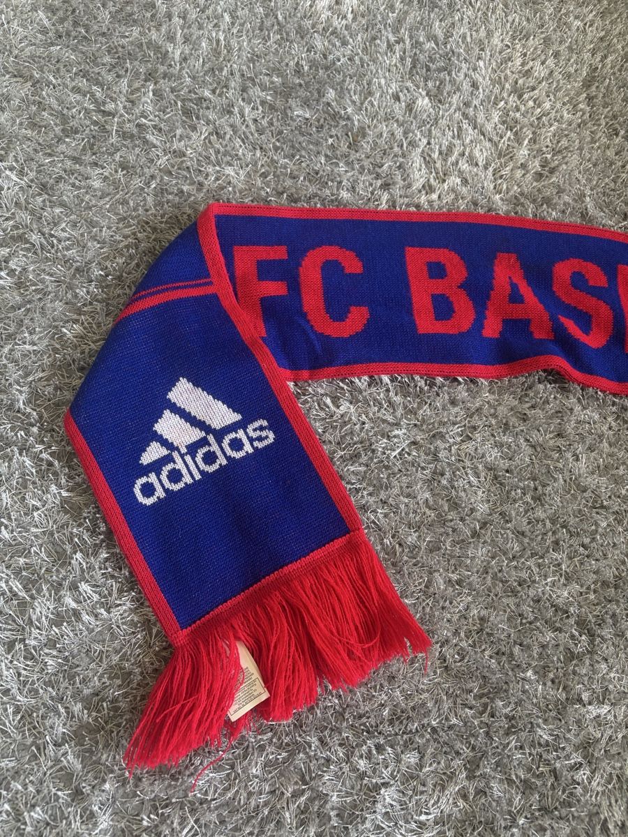 FC Basel Sciarpe: FC Basel Scarf  – Nuovo (secondo la descrizione) da Brislach venduto da edu_t6pq 1