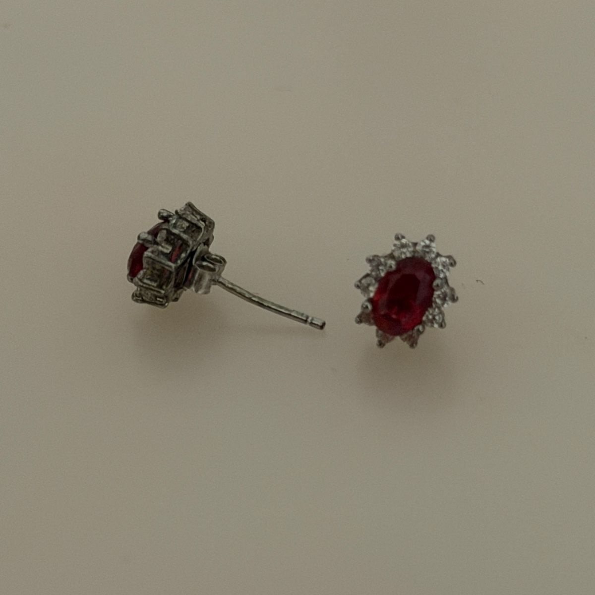 Orecchini pendenti & Orecchini a lobo: earrings with red stone  – Usato da Figino venduto da 1024sells 1