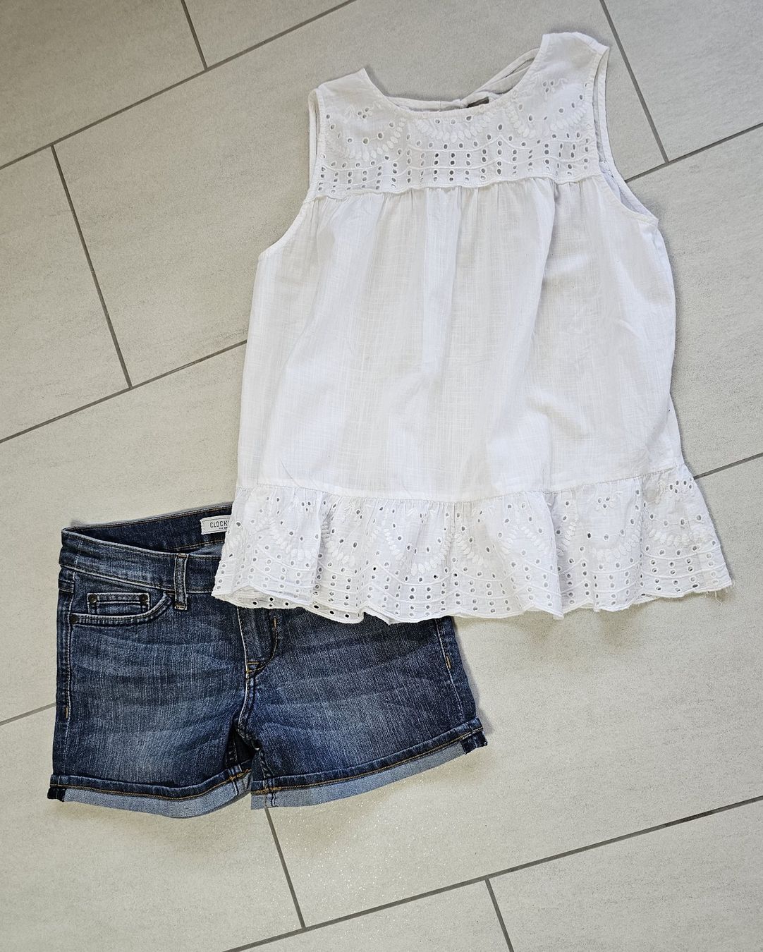 Lotti di vestiti: Jeans-Shorts & Sommerbluse Gr. 38 – Usato da Einigen venduto da Pretorius66