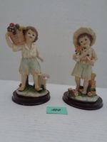 2 Polyresin Figuren auf Sockel Kinder
