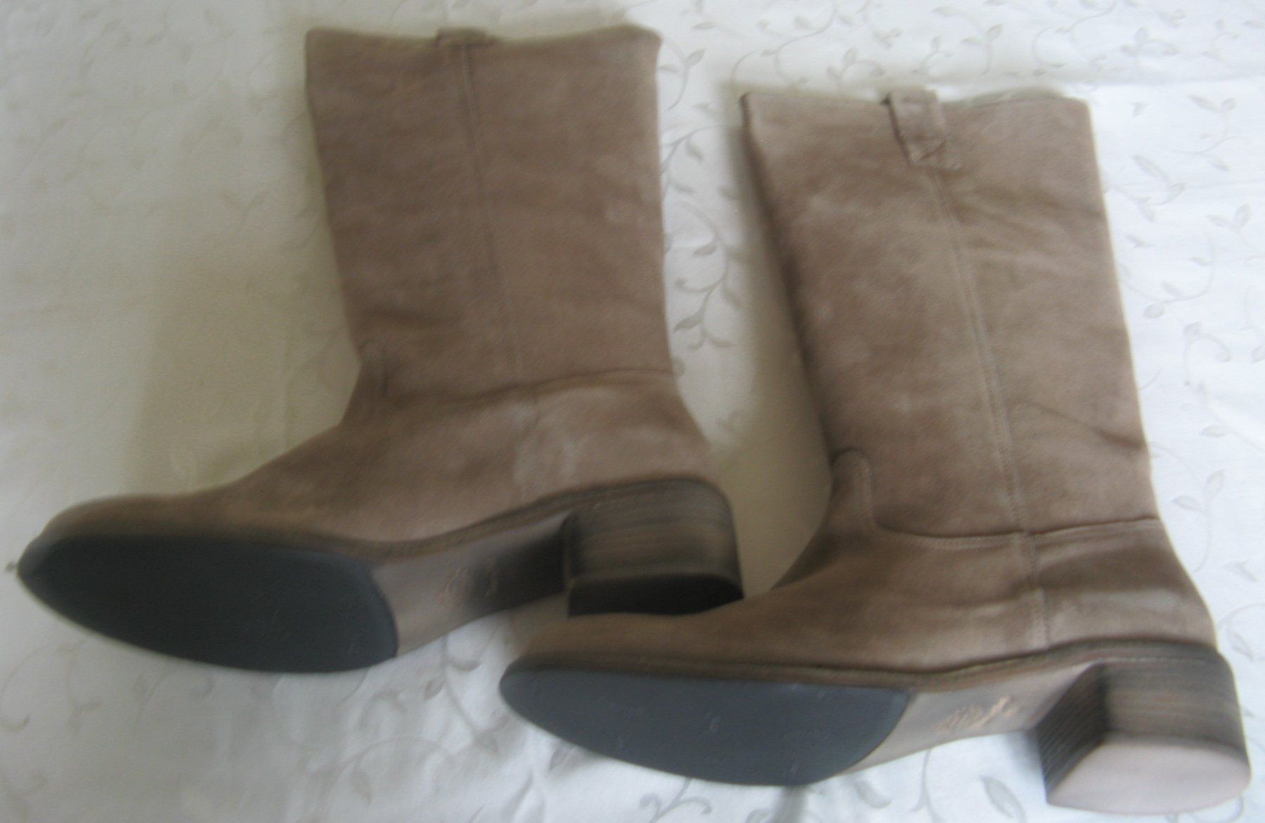 Scarpe da donna: Wildlederstiefel Damen Grösse 45 – Nuovo (secondo la descrizione) da Frauenfeld venduto da Interessent1 1