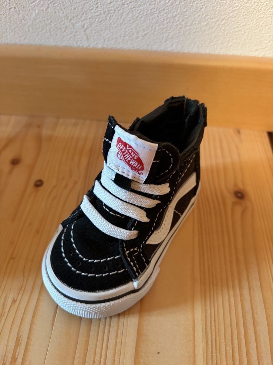 Vans Chaussures garçon: Vans Babyschuhe gr. 17 – D'occasion à Krummenau par lor_wj7z 2