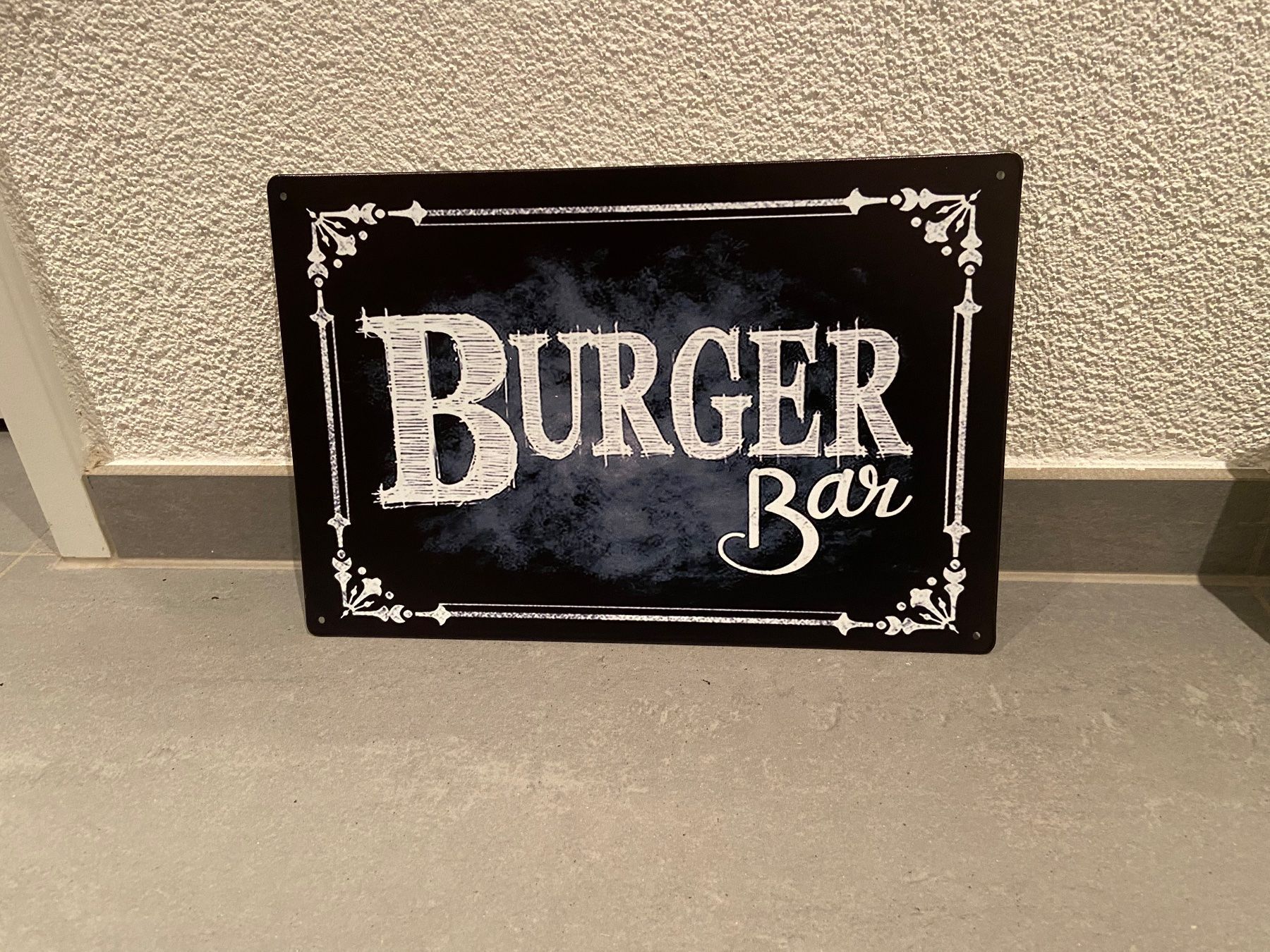 Insegne: Schild Metall Burger Bar / Dekorieren/ Neu / – Nuovo e nell'imballaggio originale da Seon venduto da Aaargauer01