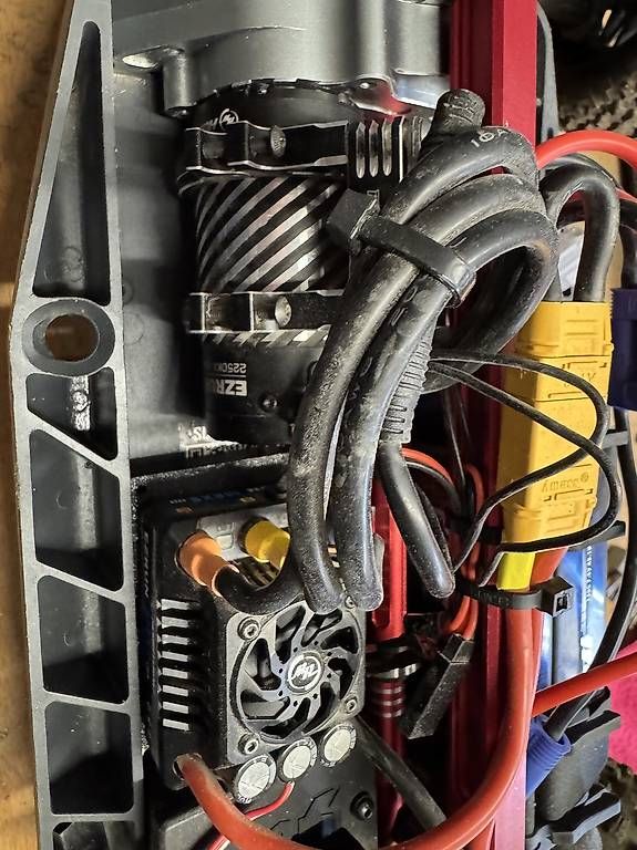 Arrma Modellismo RC: Arrma Mojave 4s mit HW Max8 Combo – Usato da Weinfelden venduto da Bong2 1