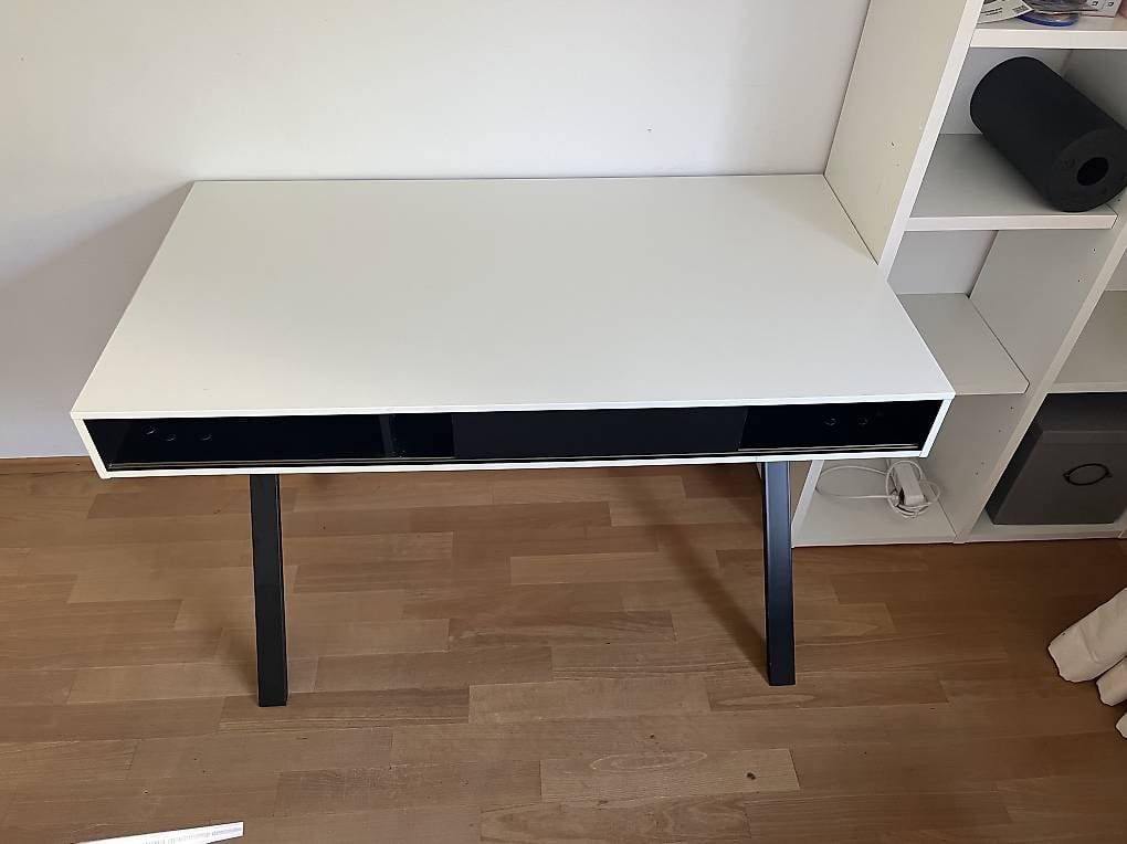Schreibtische: Schreibtisch 120x65 – Gebraucht aus Zürich von chiffchaff 2