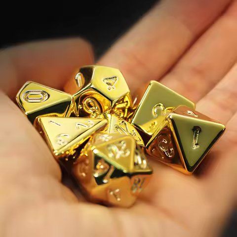 Statuette: Dungeons and Dragons d&d dnd plastic Würfel Gold – Nuovo (secondo la descrizione) da Rüschlikon venduto da lordgara