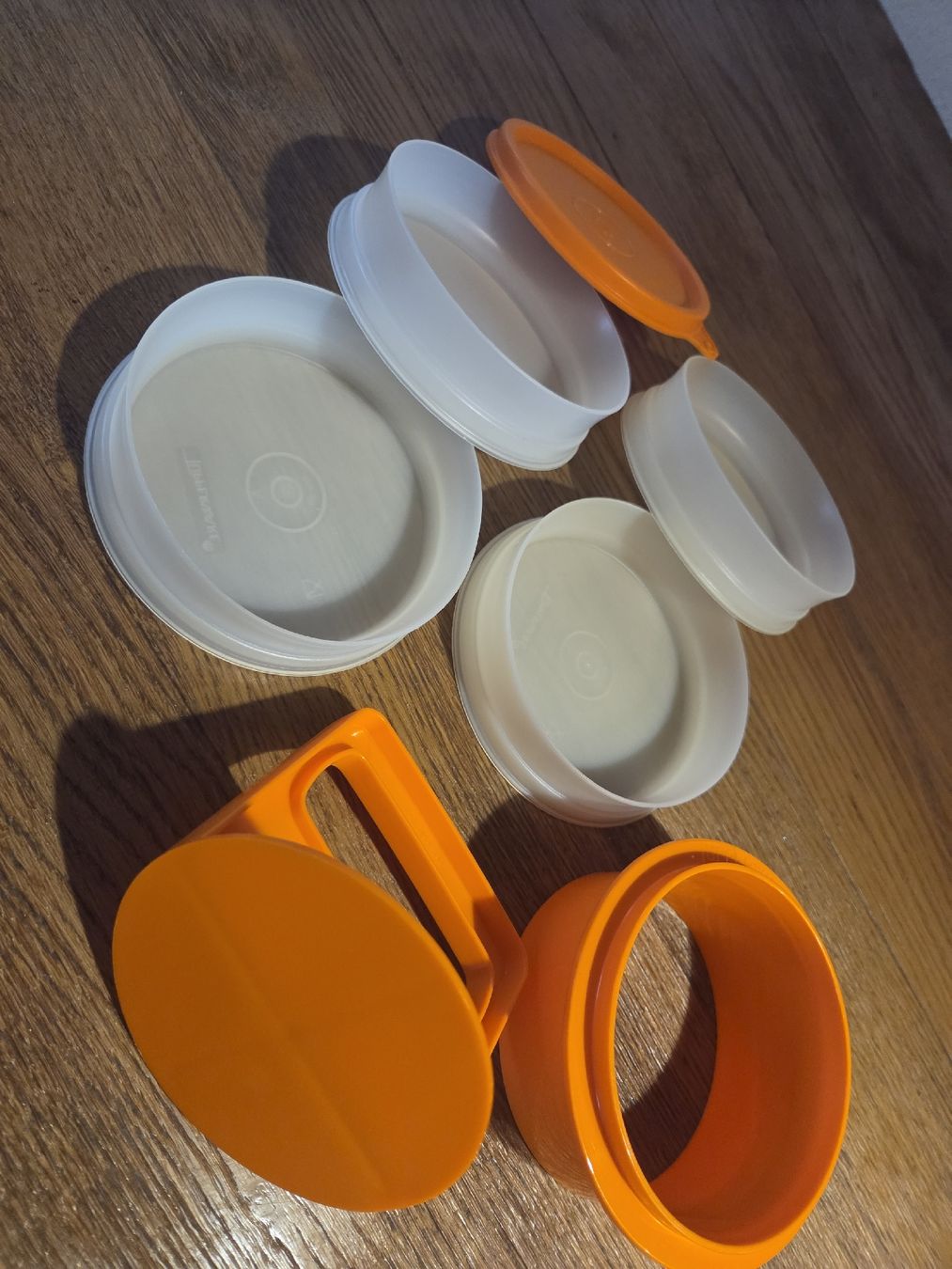 Tupperware Recipients et similaires: accessoires pour burger Tupperware  – D'occasion à La Chaux-de-Fonds par miami-vice1985 1
