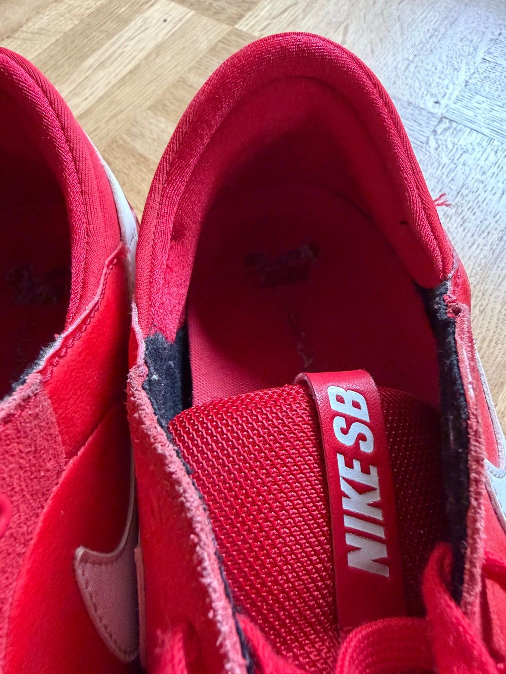 Nike Chaussures hommes: Baskets Nike SB rouges – taille 45 – D'occasion à Genève par dkr_j29m 6