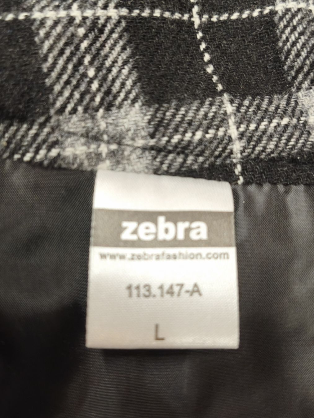 Zebra Gonne: Rock mit Karomuster, Grösse L, warm & gemuetlich! – Nuovo (secondo la descrizione) da Emmetten venduto da SecondhandSiska 3