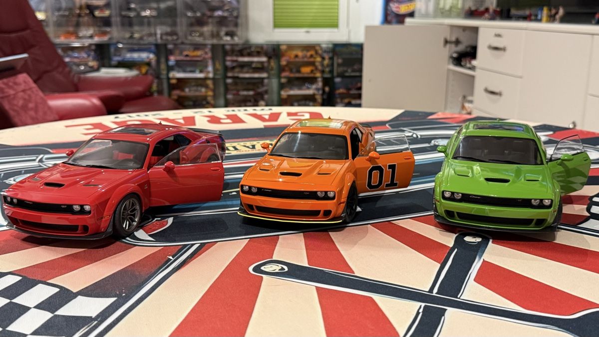 Dodge Modellini d'auto: Dodge Challenger SRT Demon, rot, Modellauto, 1:18, Top! – Nuovo (secondo la descrizione) da Basel venduto da Zomeg 5