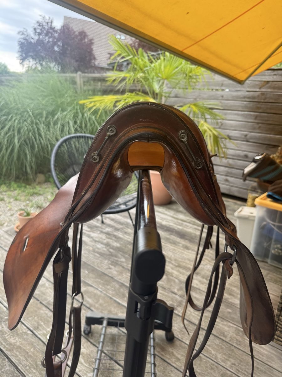 Selles, accessoires: Malibaud Sattel inkl. Pad – D'occasion à Knonau par jvll 1